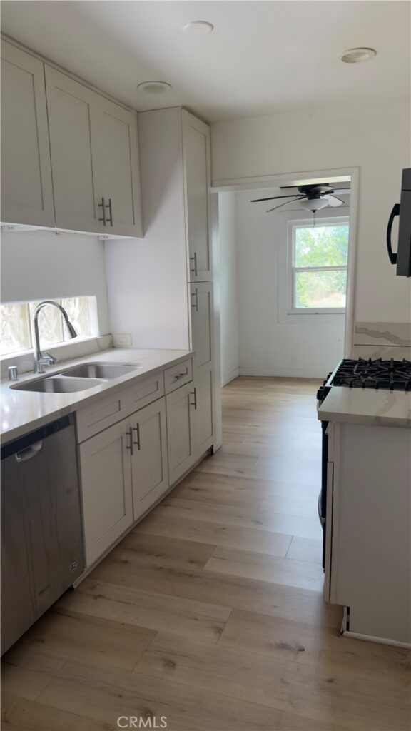 2201 S Towne, Pomona