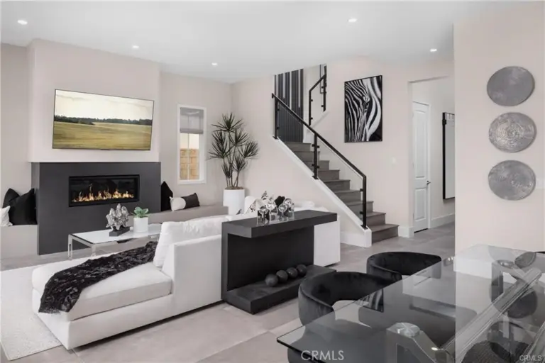 22081 Manarola, Walnut