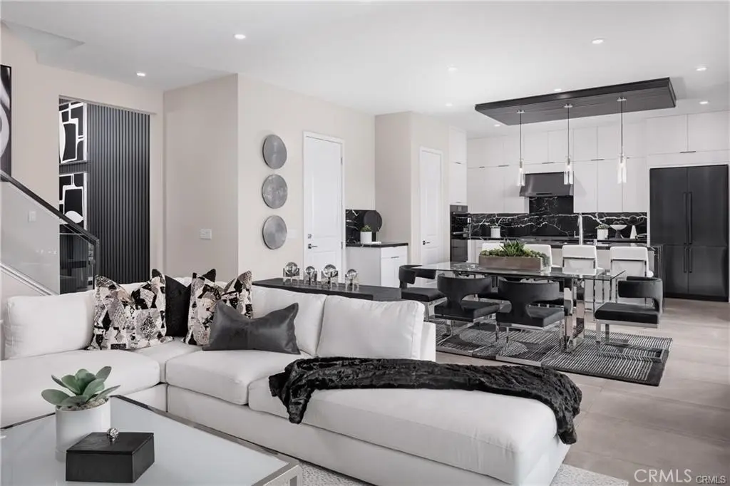 22081 Manarola, Walnut