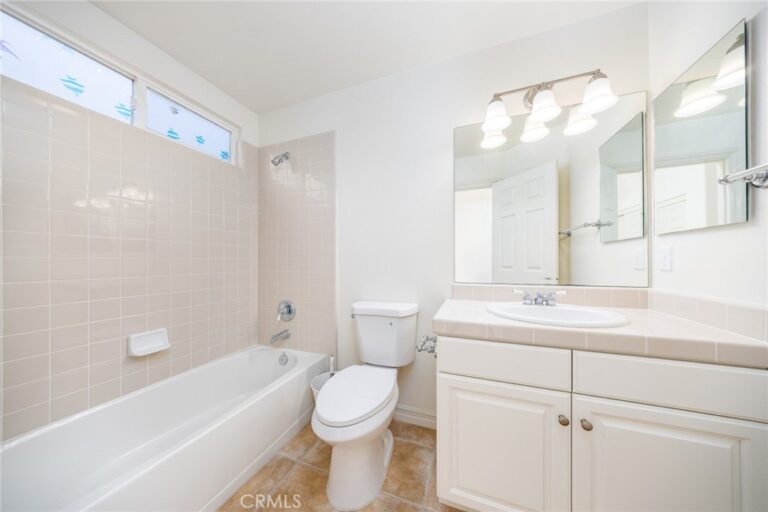2225 Saratoga Lane, Glendora