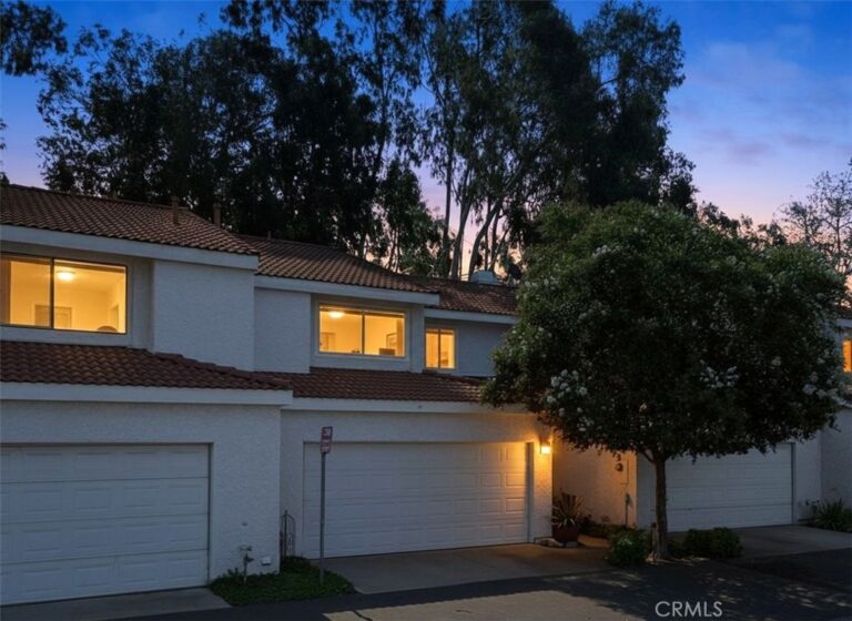 2245 Smoke Tree Lane, Ontario