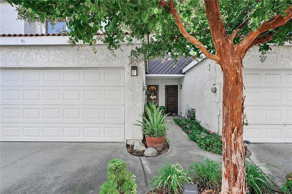 2245 Smoke Tree Lane, Ontario