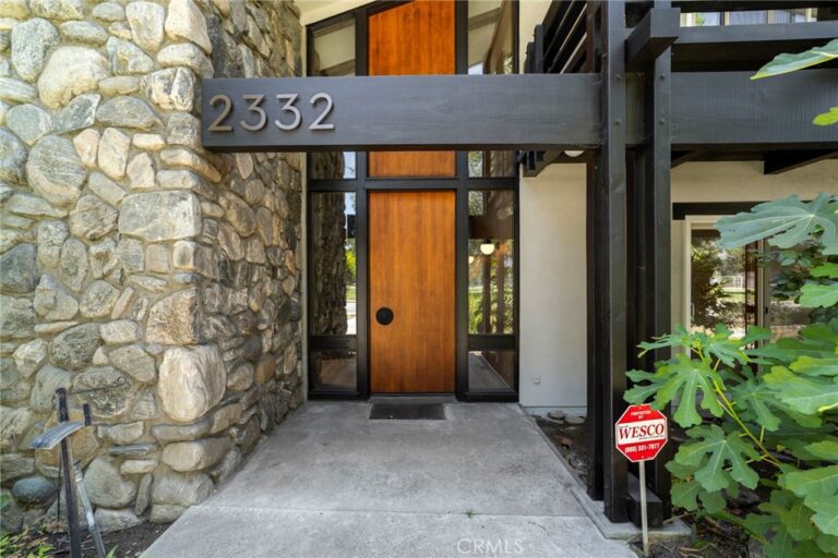 2332 8th, La Verne