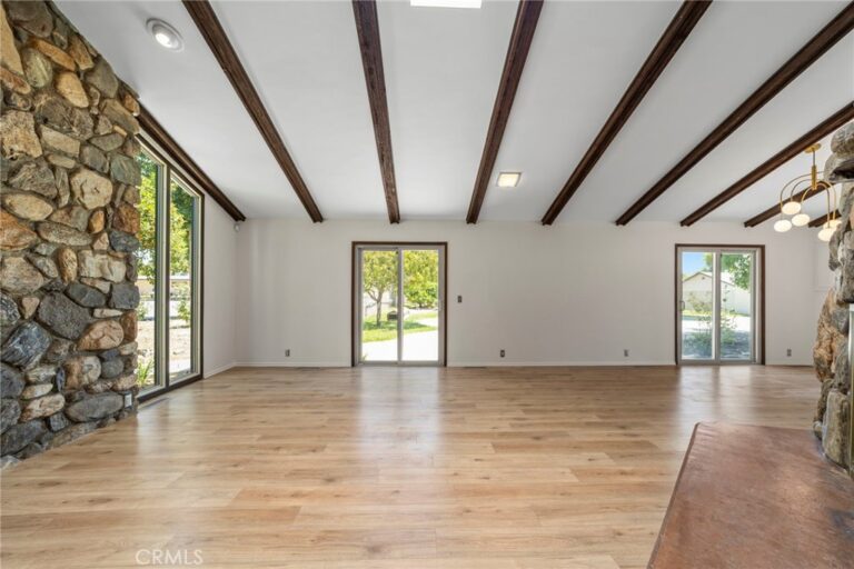 2332 8th, La Verne