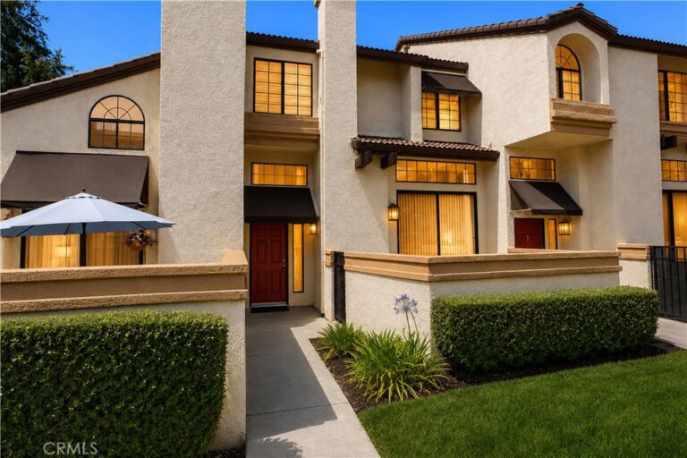 24 Rock Cliff Place, Pomona
