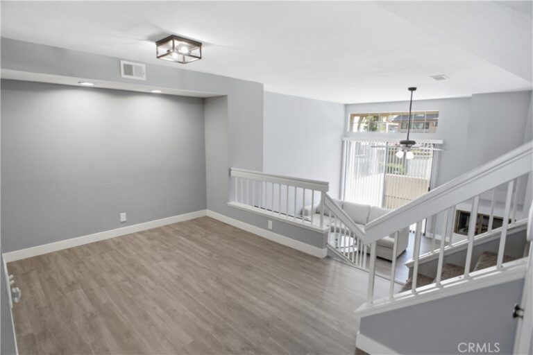 24 Rock Cliff Place, Pomona
