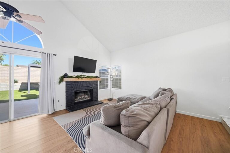 2401 Acorn, Ontario