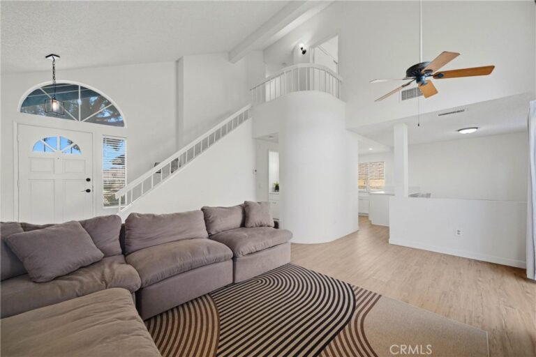 2401 Acorn, Ontario