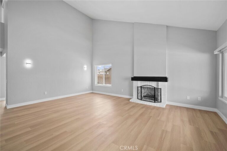 2419 S Woodlark, Ontario