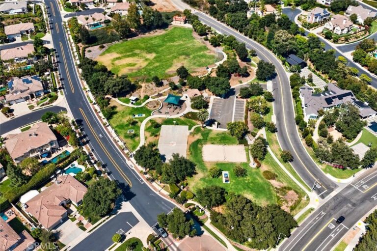 2420 Vista Del Sol, La Verne