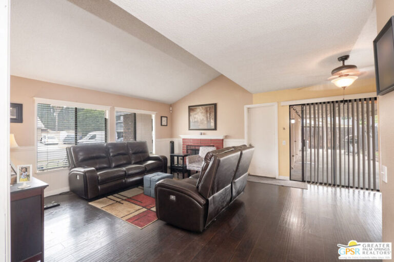 2466 N Orange Avenue, Rialto