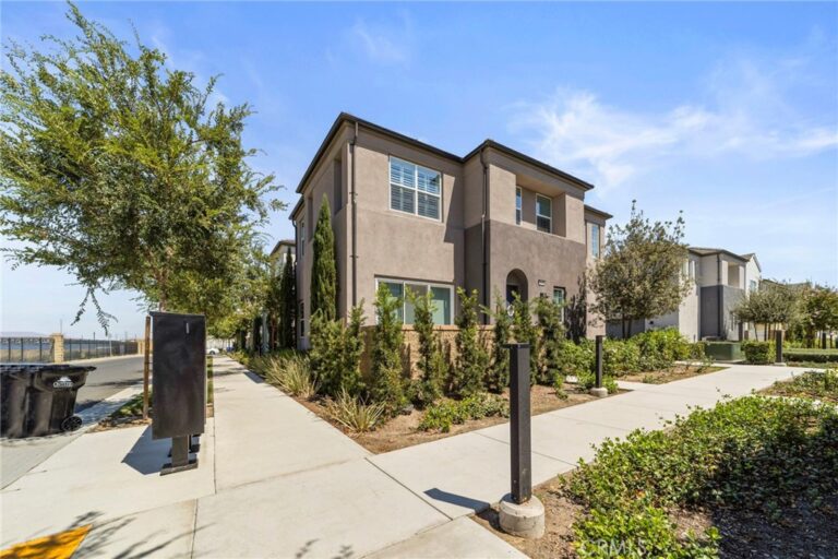 2502 E Stanley Paseo, Ontario