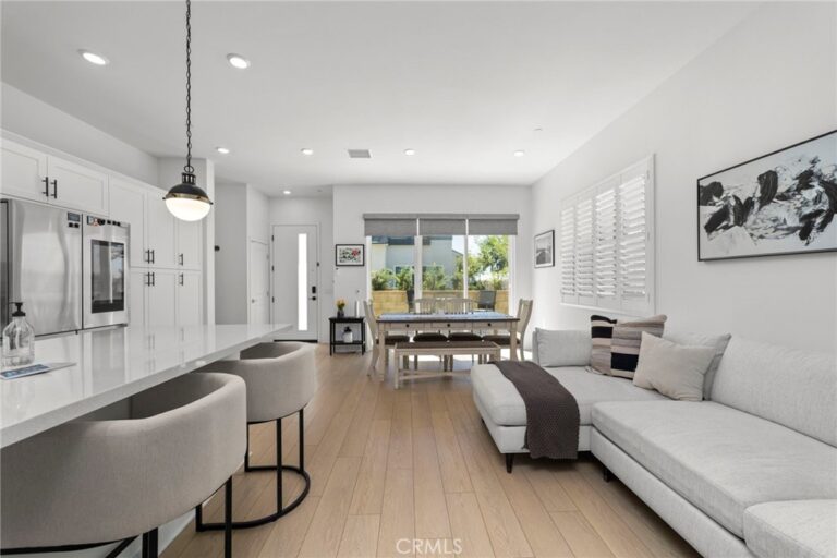 2502 E Stanley Paseo, Ontario