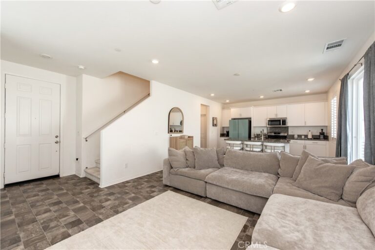 2512 Powell, Rialto