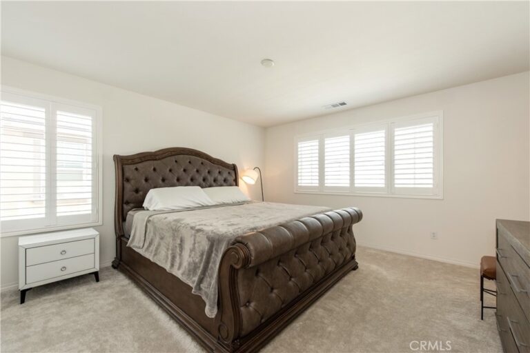 2512 Powell, Rialto