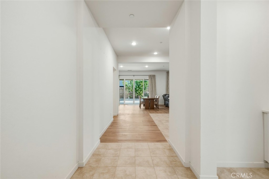2532 E Harper, Ontario