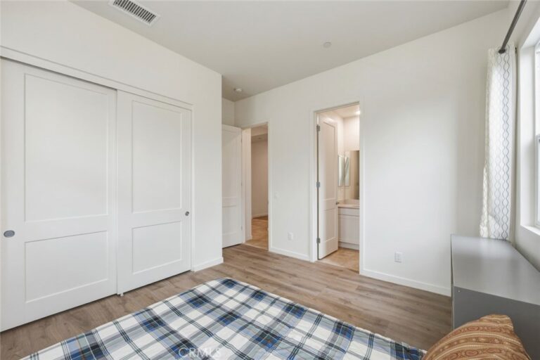 2532 E Harper, Ontario