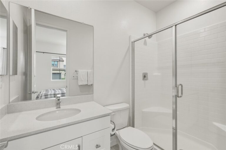 2532 E Harper, Ontario