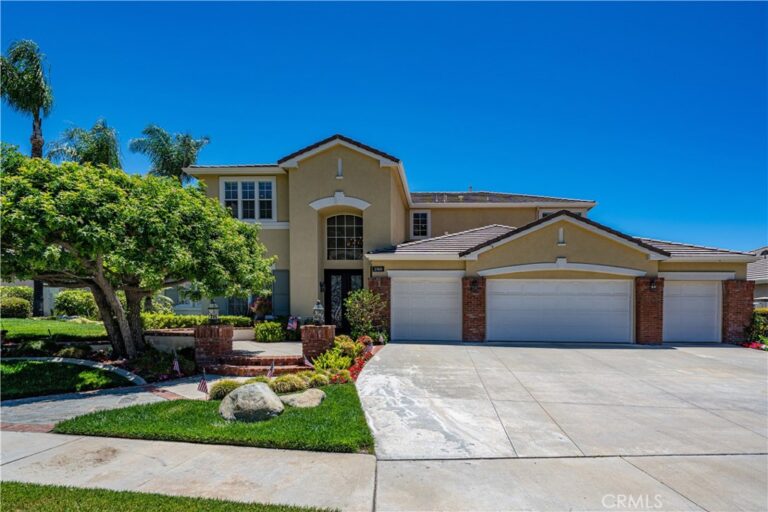 2560 Galicia, La Verne