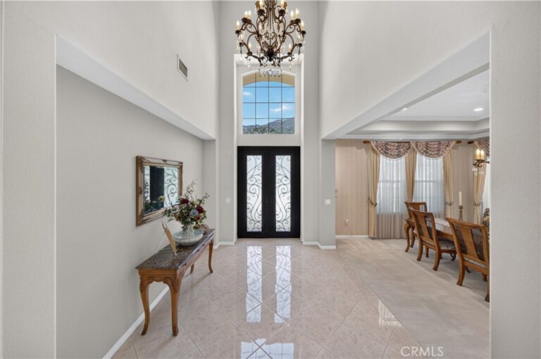 2560 Galicia, La Verne