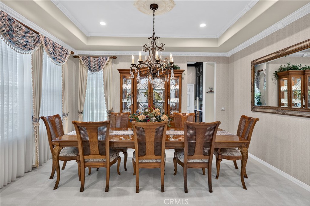 2560 Galicia, La Verne