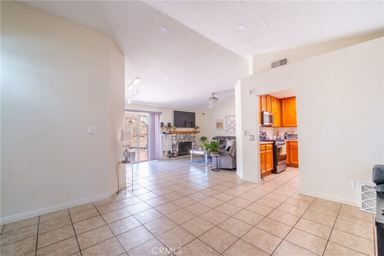 2688 W Calle Vista, Rialto
