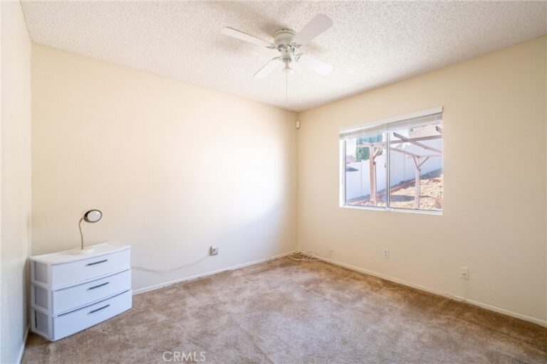 2688 W Calle Vista, Rialto