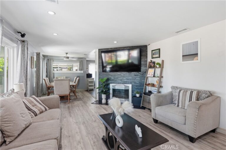 270 San Rafael Street, Pomona