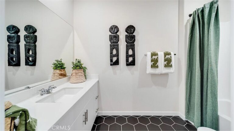 2703 Cloudview Privado, Ontario
