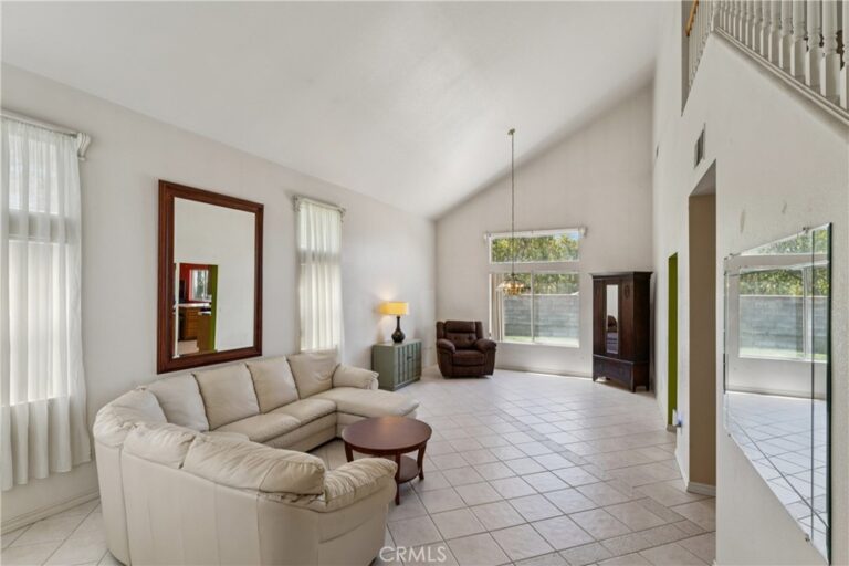 2709 W Buena Vista Drive, Rialto