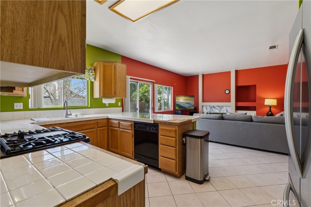 2709 W Buena Vista Drive, Rialto