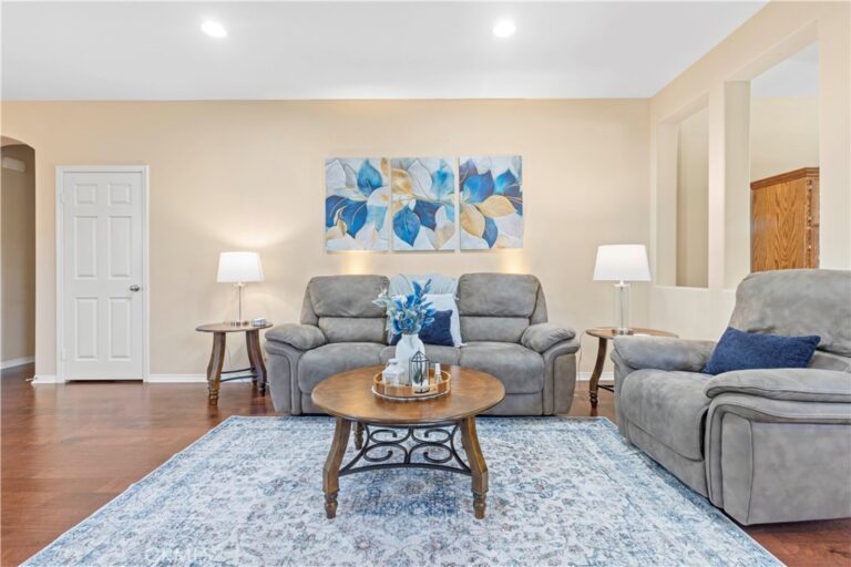 2723 Vine, Pomona