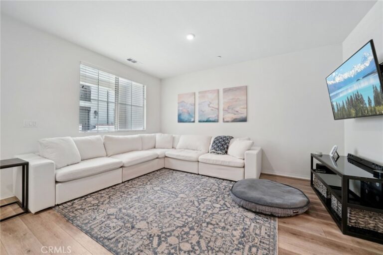 2818 E Berry Loop Privado #66, Ontario