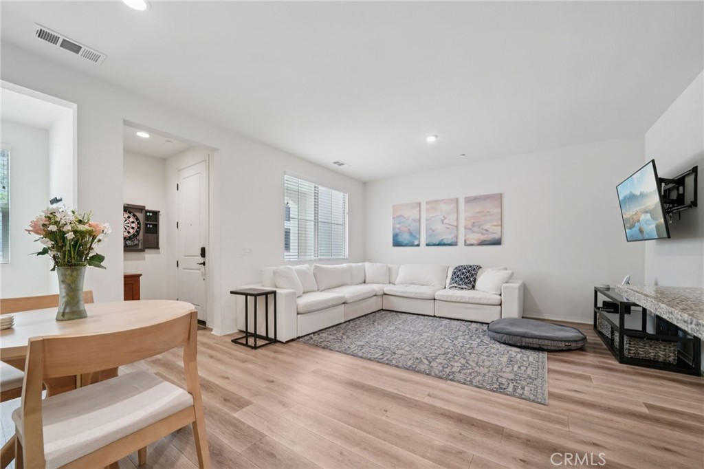 2818 E Berry Loop Privado #66, Ontario