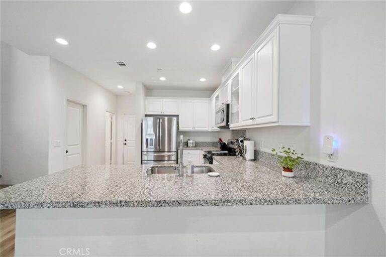 2818 E Berry Loop Privado #66, Ontario