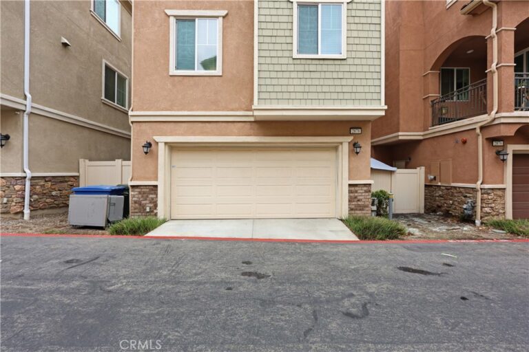 2878 Foxtail, Pomona
