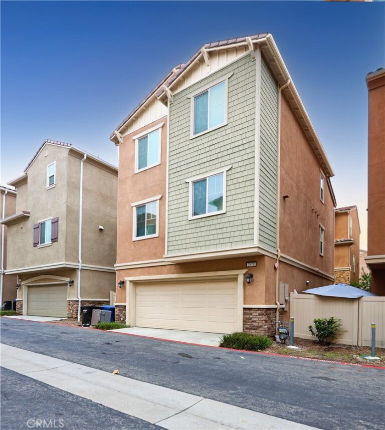 2878 Foxtail, Pomona