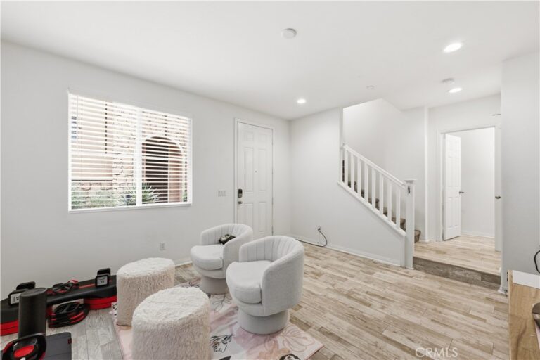 2878 Foxtail, Pomona