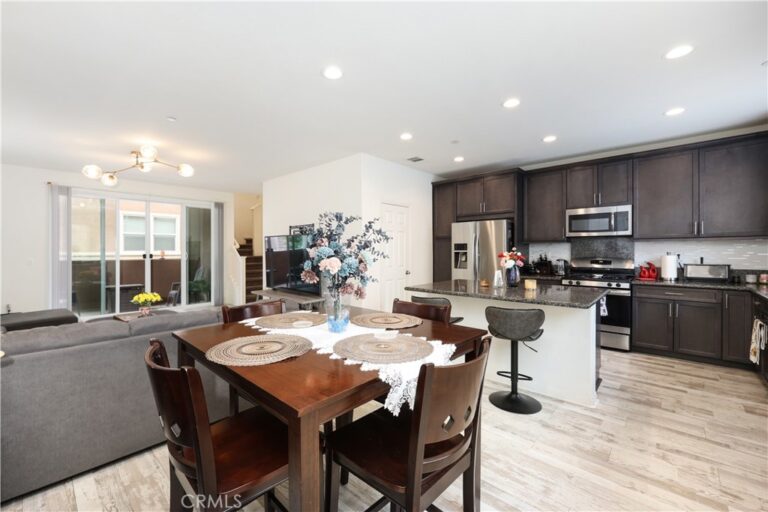 2878 Foxtail, Pomona