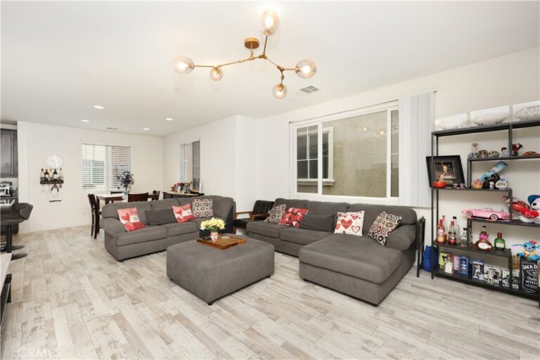 2878 Foxtail, Pomona
