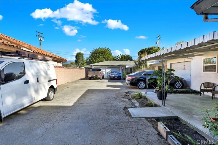 291 W Artesia, Pomona
