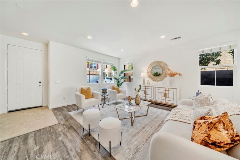 2991 E Via Corvina, Ontario