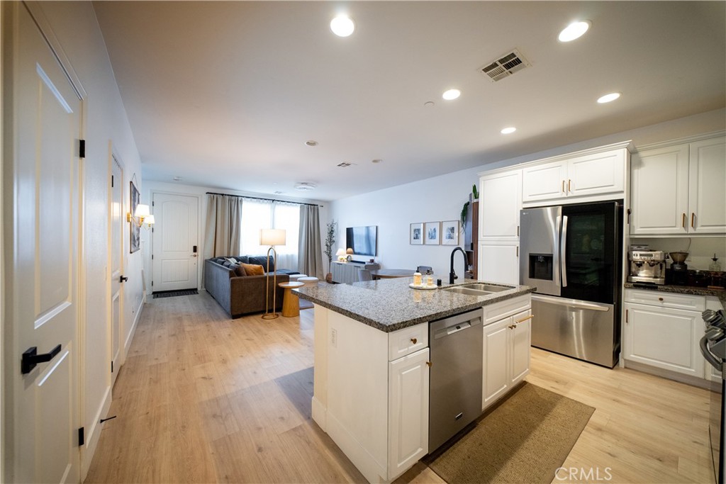 3078 E Via Rosso, Ontario