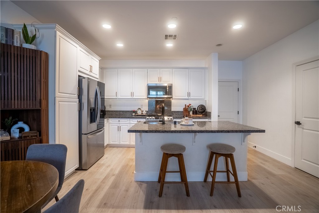 3078 E Via Rosso, Ontario