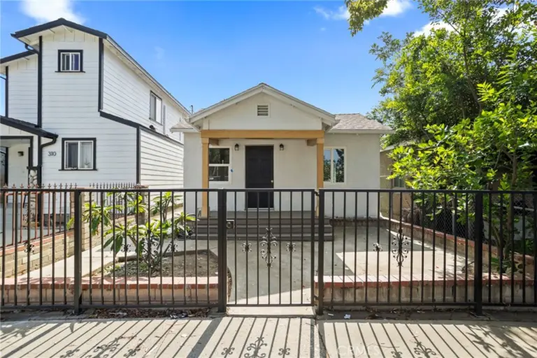 308 N Pasadena Avenue, Azusa