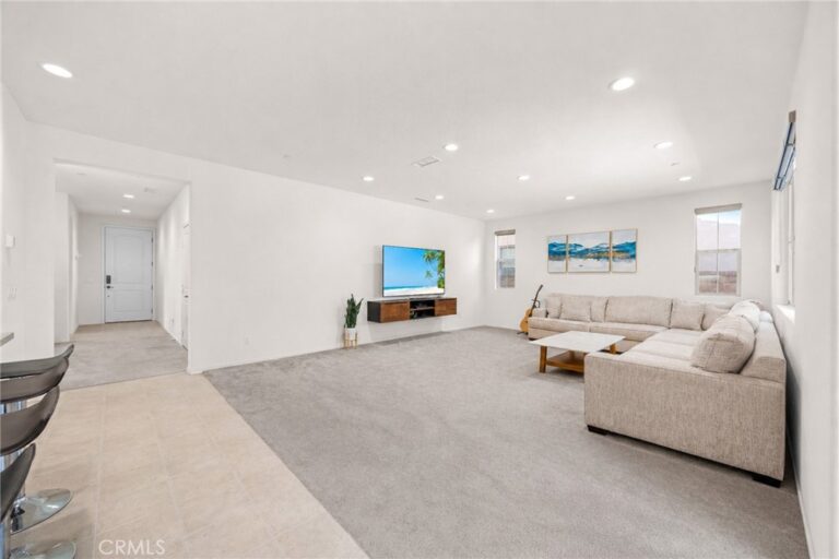 3191 E La Avenida, Ontario