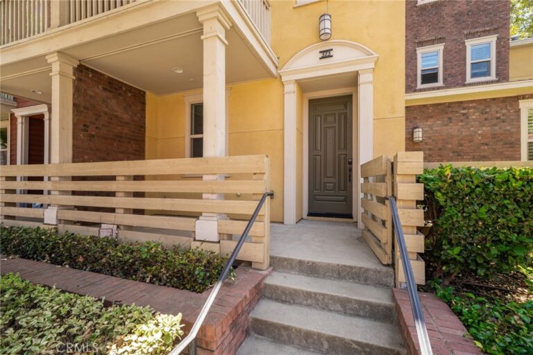 323 S Glendora Avenue, Glendora