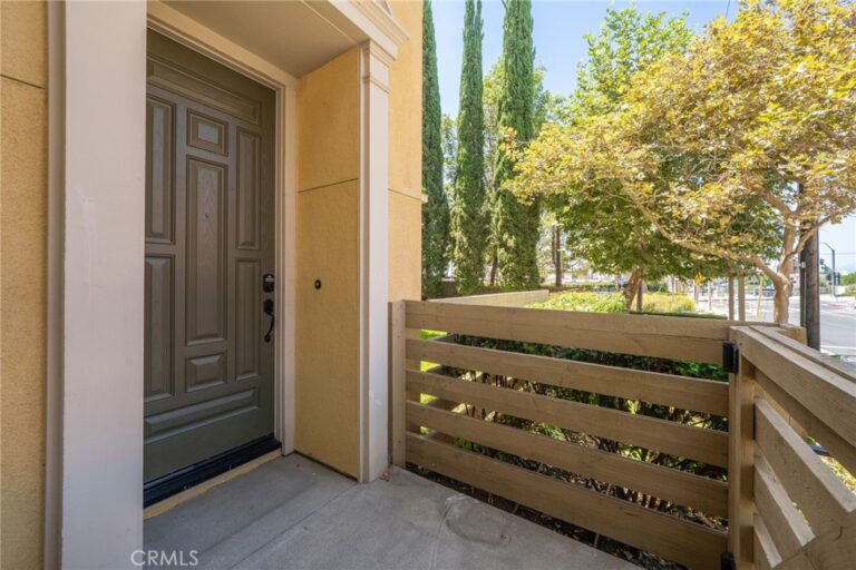 323 S Glendora Avenue, Glendora