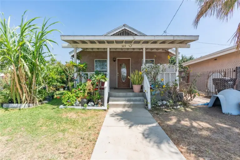 325 W Crescent Drive, Azusa