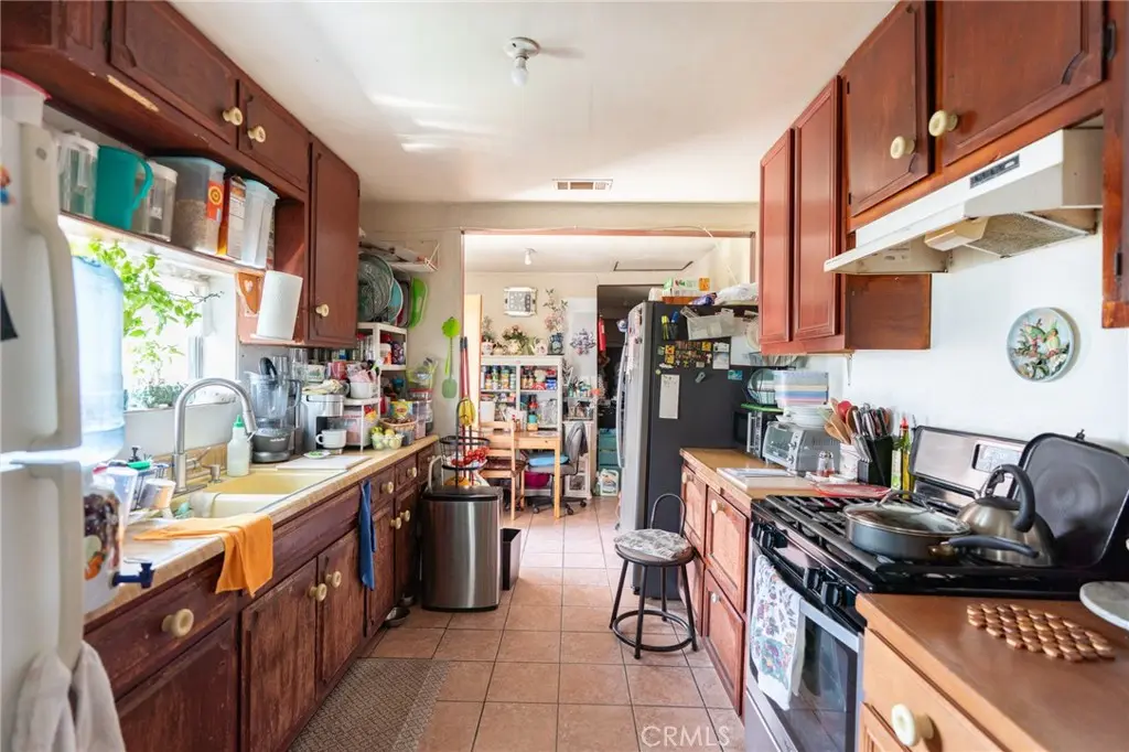 325 W Crescent Drive, Azusa